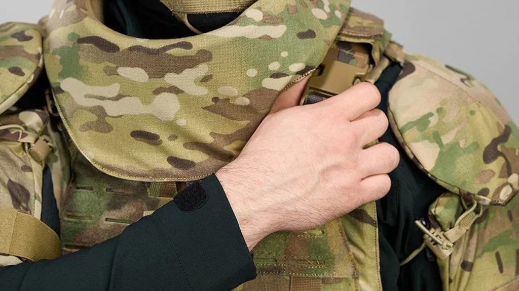 Тактический воротник и плечевая защита бронежилета в расцветке мультикам